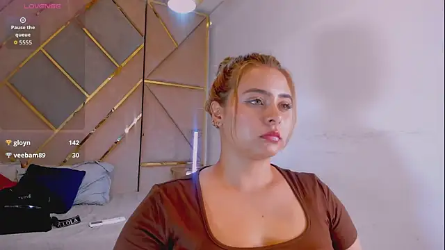 XXX chat uživo modela MikaelaStone