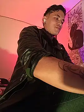 AlecBanne_ Adlı Modelin Canlı XXX Sohbeti