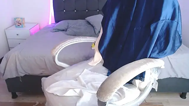 selena_yourmilf: онлайн-секс-чат