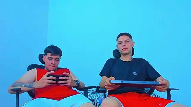 Thomas-Wil Chat XXX in diretta