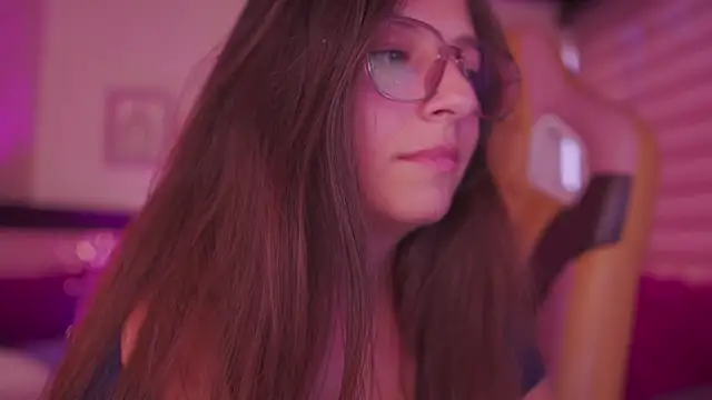 צ'אט XXX בשידור חי של milly_kenner