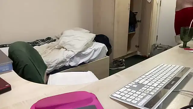 coach-karl's Live XXX Chat