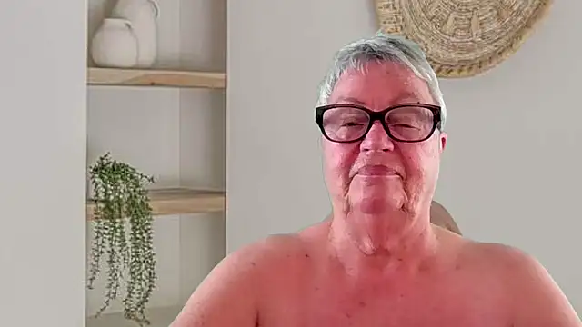 Mystery-Grandmother's Live XXX Chat
