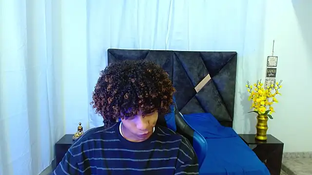 angelll18_'s Webcam Show