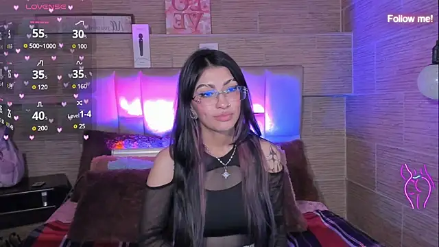 Chat +18 de mia_devine_ ao vivo