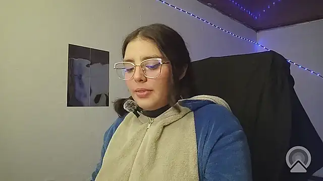 Pao_Ly Adlı Modelin Canlı XXX Sohbeti