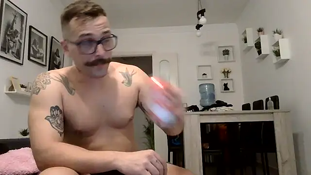XXX chat uživo modela yanick931