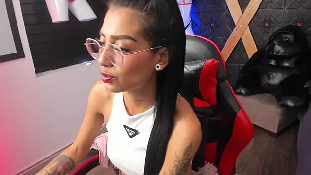 KarlaSlutSkinny__ Adlı Modelin Canlı XXX Sohbeti