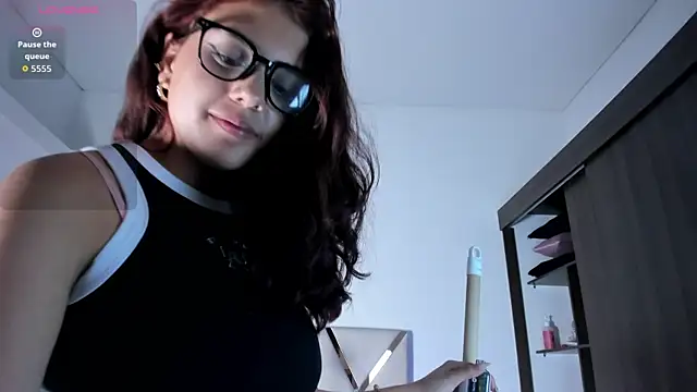Carliet_66 Adlı Modelin Canlı XXX Sohbeti