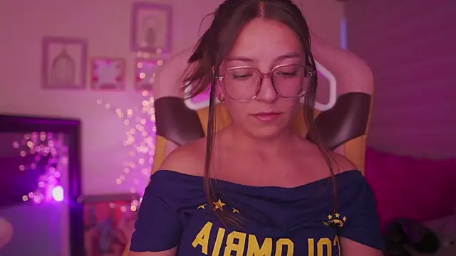 Онлайн чат XXX milly_kenner