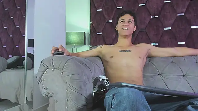 Chat +18 de TonyBenedetti ao vivo