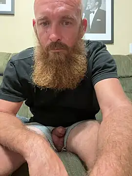 32XRedBeard 即時 XXX 聊天