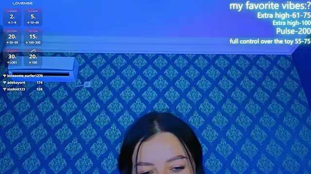 KitnissKiss live XXX chat