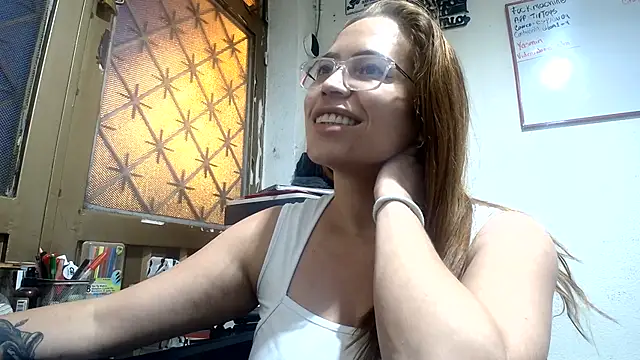 دردشة lesb_milf الجنسية المباشرة