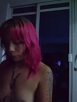 Camila_Fairy Adlı Modelin Canlı XXX Sohbeti