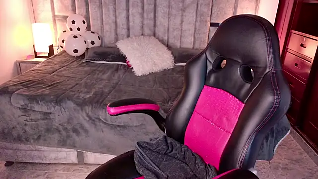 Nyxie_tk Chat XXX in diretta