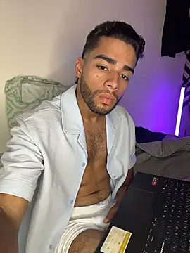 AlejandroGreco 现场XXX聊天