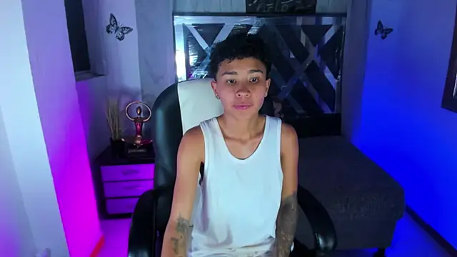 nova_sex01 Adlı Modelin Canlı XXX Sohbeti