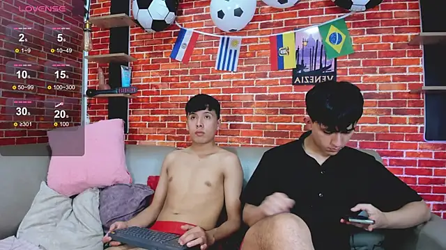 دردشة Hoot_boyss_ الجنسية المباشرة