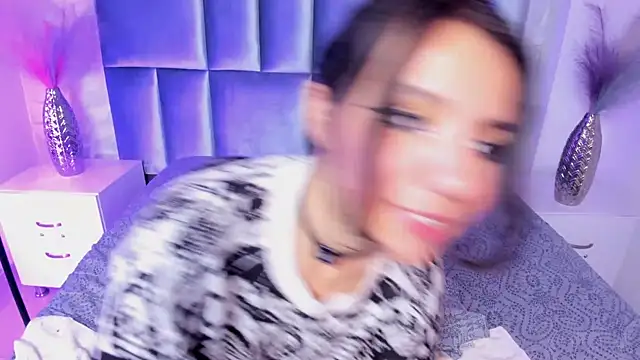 Živý XXX chat HollyPeach