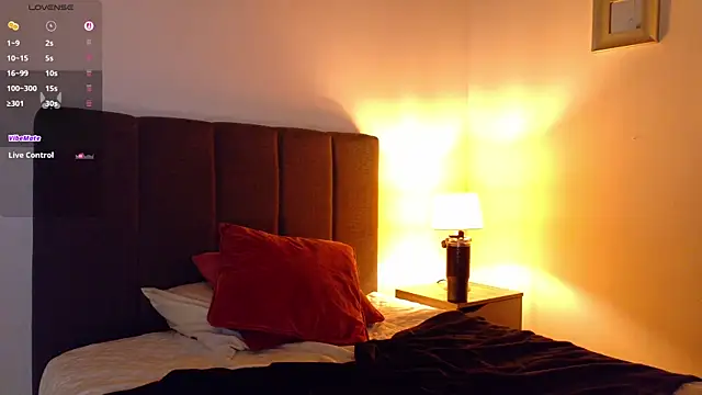 Lia_Tinez Adlı Modelin Canlı XXX Sohbeti