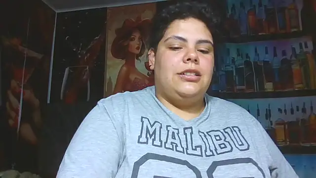 Chat XXX en directo de Hailey_Curvy