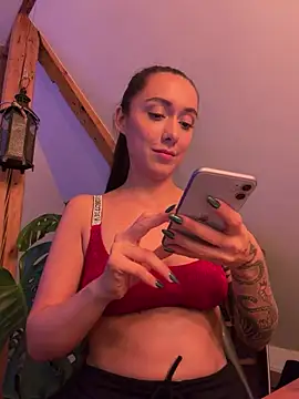 emiliasommer's Live XXX Chat