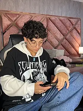 Chat XXX ao vivo de ian_mathias_