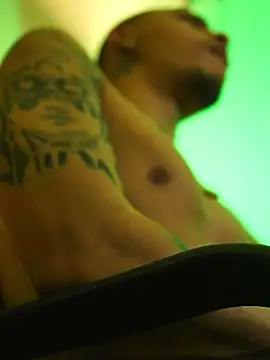 AlphaMasterXxx Chat XXX in diretta