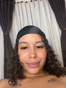 Chat XXX ao vivo de MarieLeon