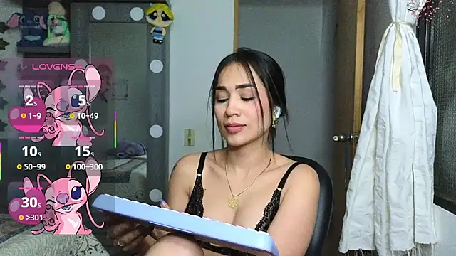 Asenaesmeen Live XXX chat