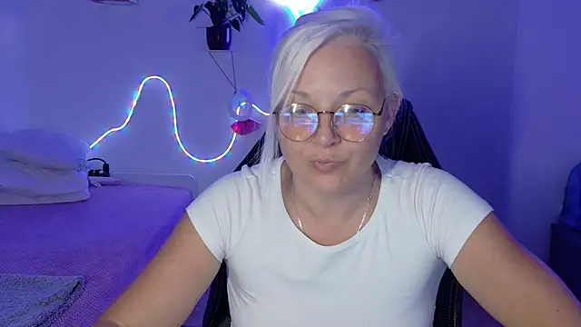 Chat +18 de Linsy_Kim ao vivo
