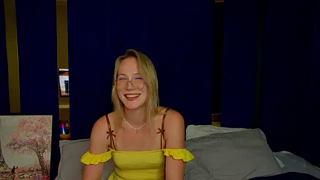 Chat XXX en directo de ElaraVoltage