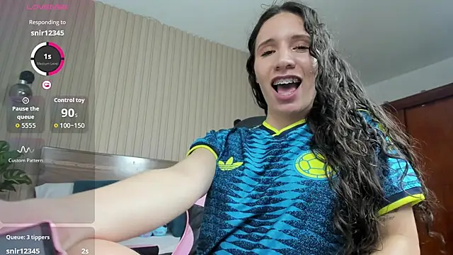 Chat +18 de valeryn__rosse ao vivo