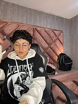 Онла йн чат XXX ian_mathias_