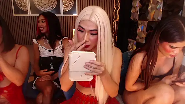 Chat XXX ao vivo de AudreyMilesTrans