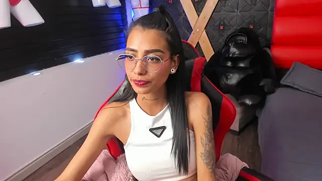 KarlaSlutSkinny__ Chat XXX in diretta