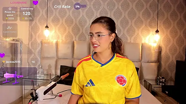 Chat +18 de BellaaGrace ao vivo