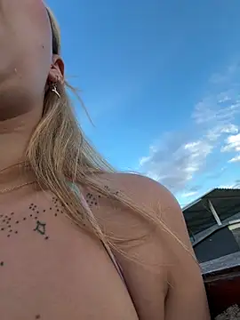 MollyCruz's Live XXX Chat