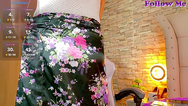 Naomi_Dark_ élő XXX-chatje