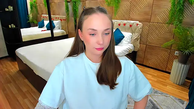 TrueReincarnation Chat XXX live