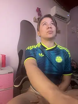 luna_desiree Adlı Modelin Canlı XXX Sohbeti