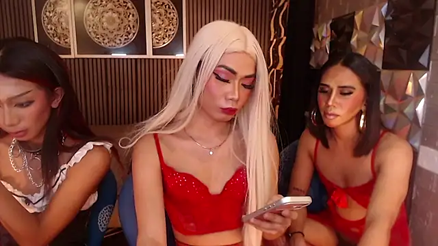 Онлайн чат XXX AudreyMilesTrans