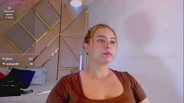 MikaelaStone Chat XXX in diretta