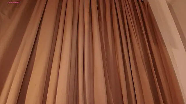 Hilaryebony_'s Live XXX Chat
