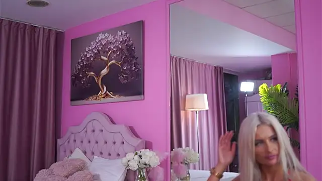 LaraBrynn লাইভ XXX চ্যাট