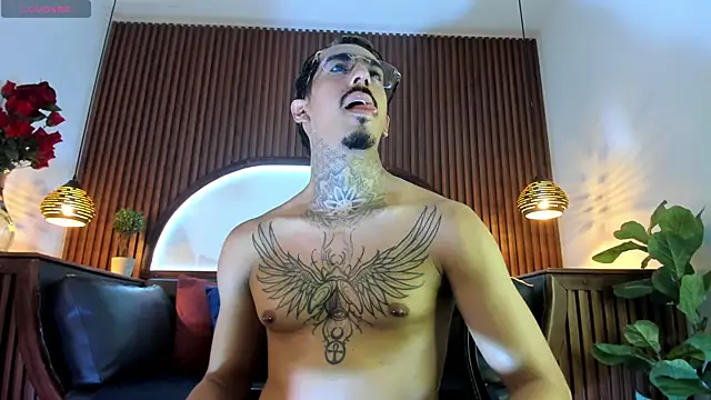 Donovan_Desmond's Live XXX Chat