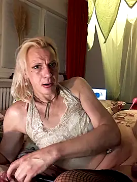 XXX chat uživo modela LadyCrossSuza