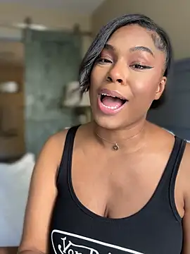 CandyLuxxxx: απευθείας συνομιλία ΧΧΧ