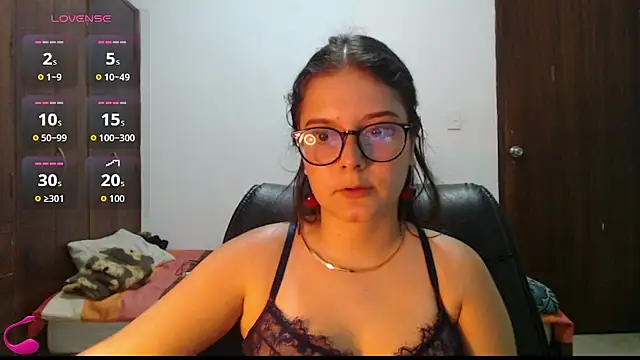 Czat XXX na żywo – MadieeLorez